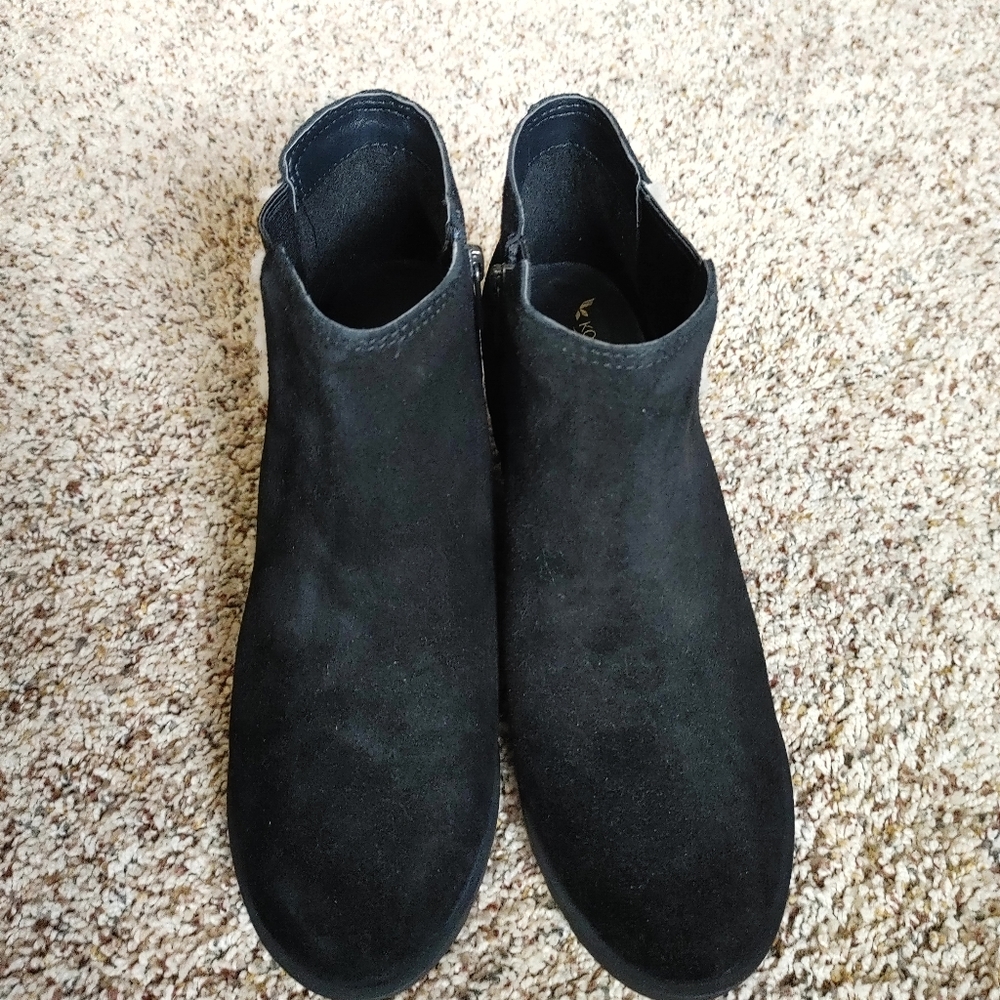Firm Kollaburra Ugg Boots Black size 8 new never wore